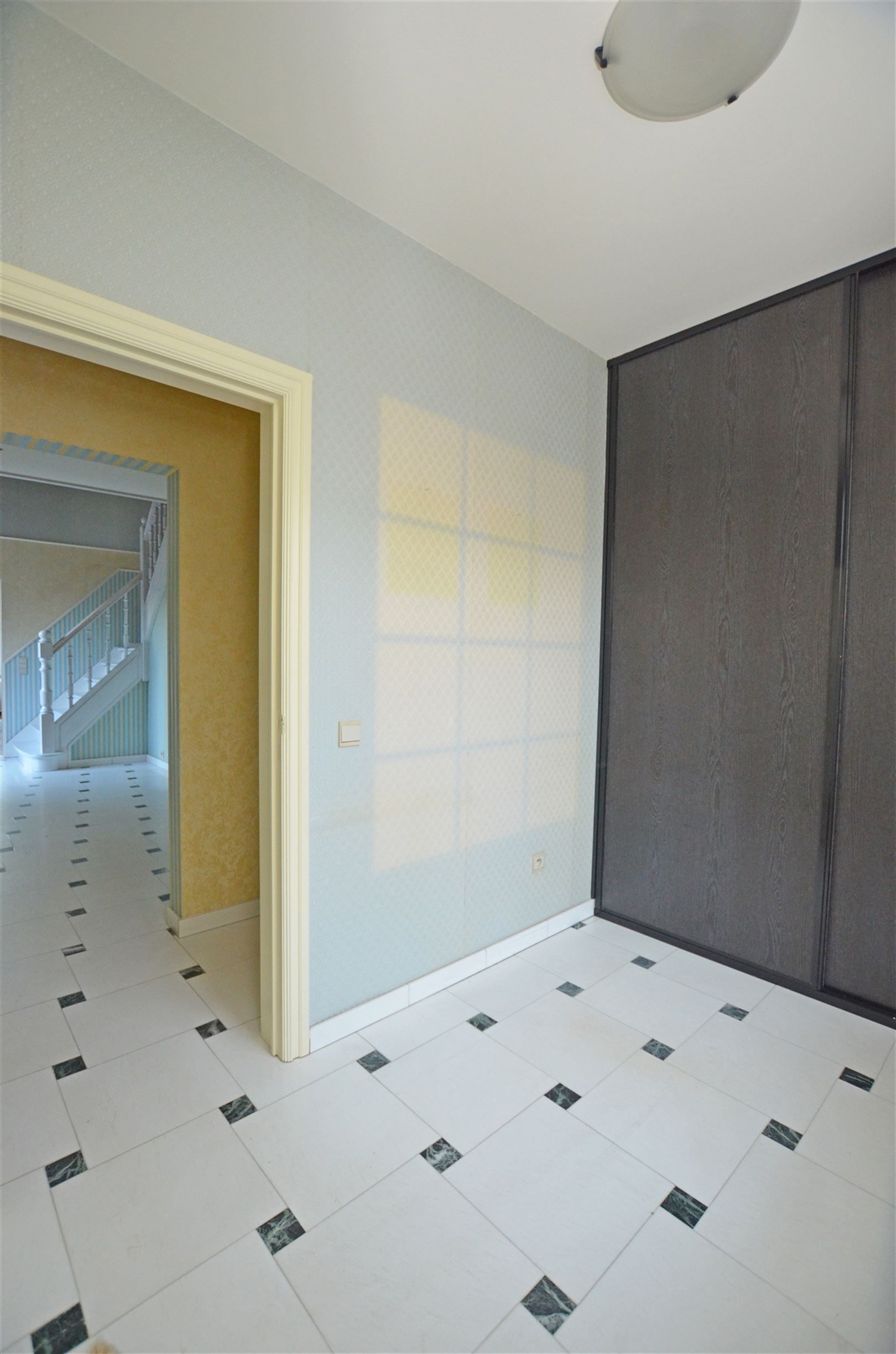 Tijdloze residentiële villa in doodlopende straat foto 11