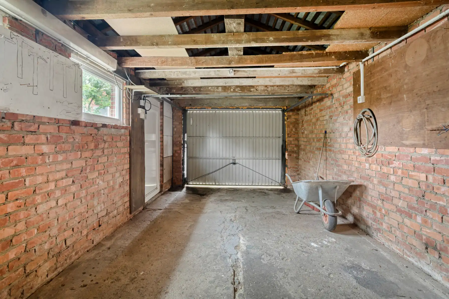 Leuke woning met veel potentieel en grote tuin foto 29