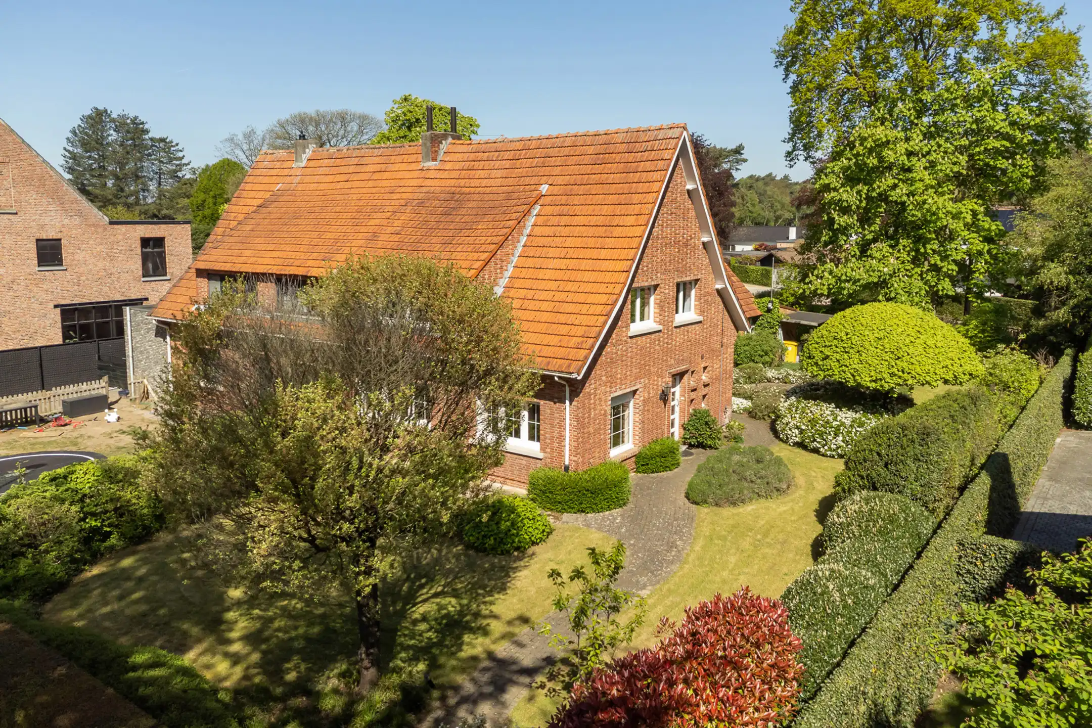 Charmante woning met 4 slpks op 742 m² met achteringang foto 46