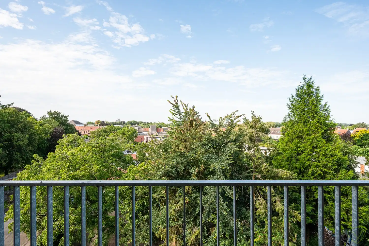 Lichtrijk appartement met twee terrassen en garage-optie in centrum Eeklo foto 14