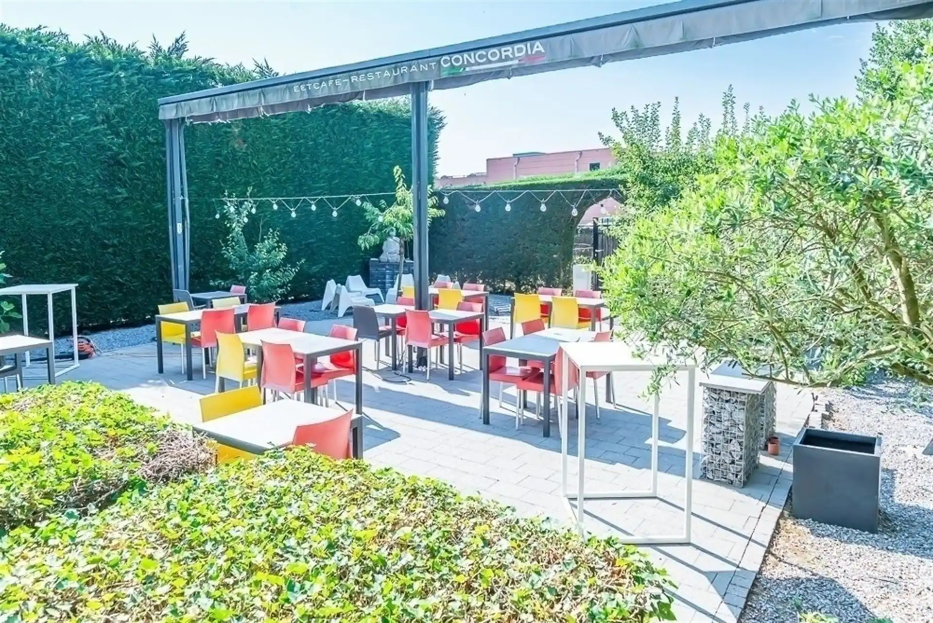Karakteristiek handelshuis met ruime bovenwoning op toplocatie nabij Maasmechelen foto 17