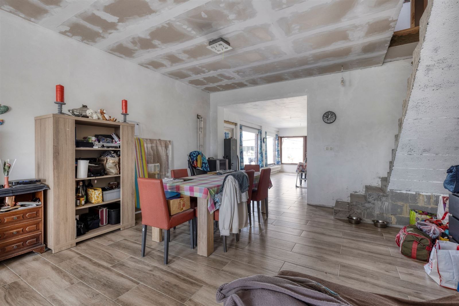 Verder te renoveren woning met grote tuin!  foto 6