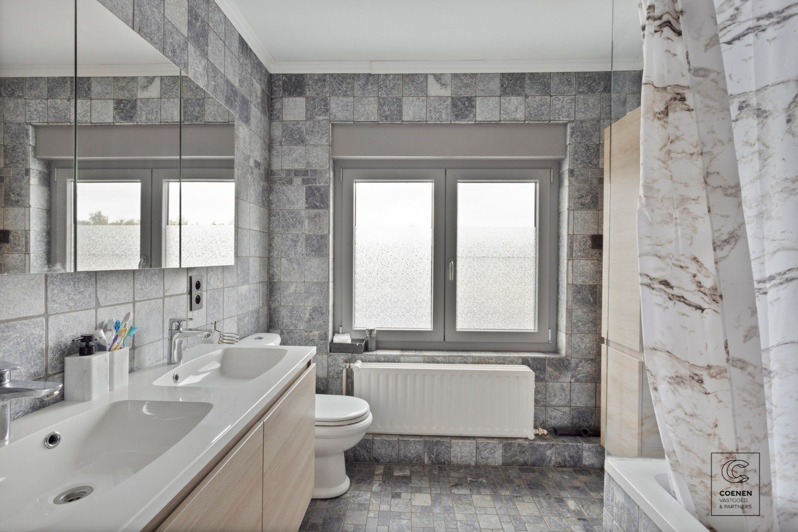 Zeer ruime en instapklare woning van 181 m², 4 slpk's en zeer leuke, zonnige tuin met prachtig uitzicht! foto 18