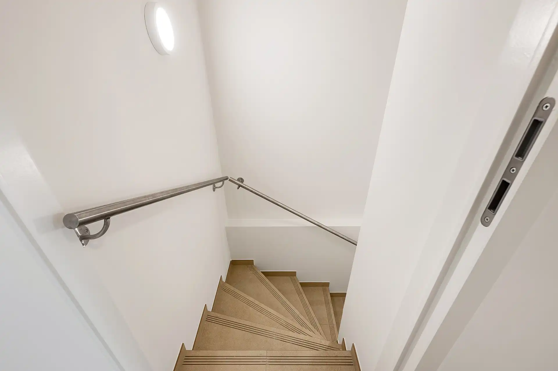 Architecturale BEN-woning met uitzonderlijke leefruimte en zonovergoten terrassen foto 28