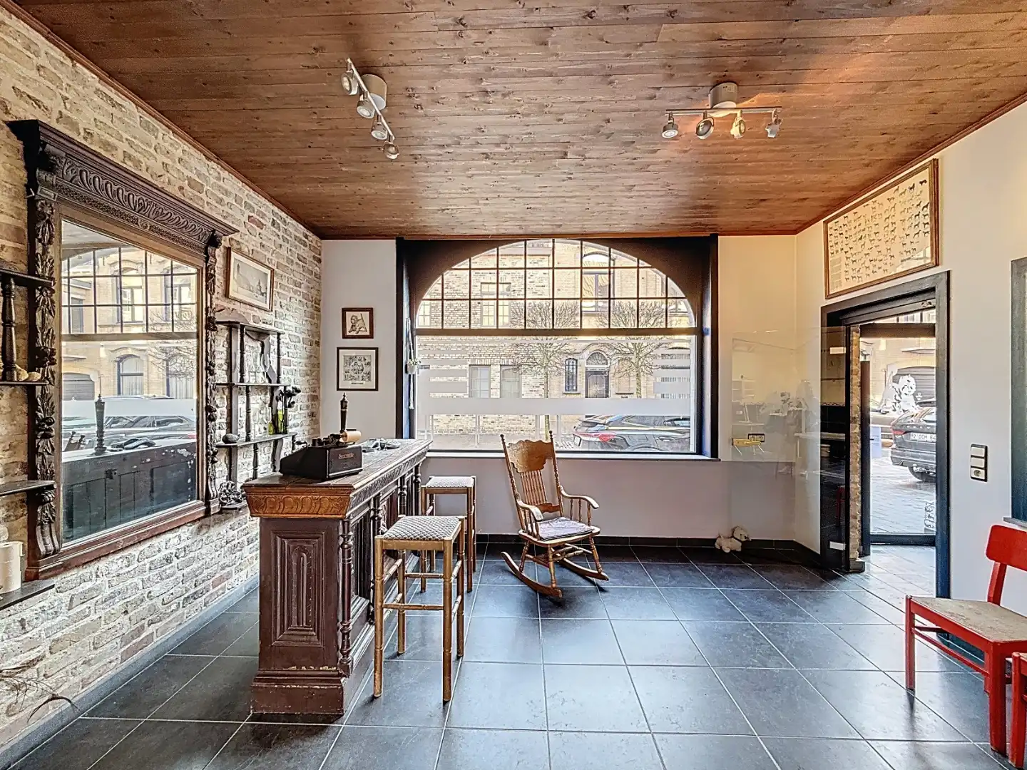 Handelspand met woonst en veel potentieel op toplocatie in Nieuwpoort-Stad foto 3