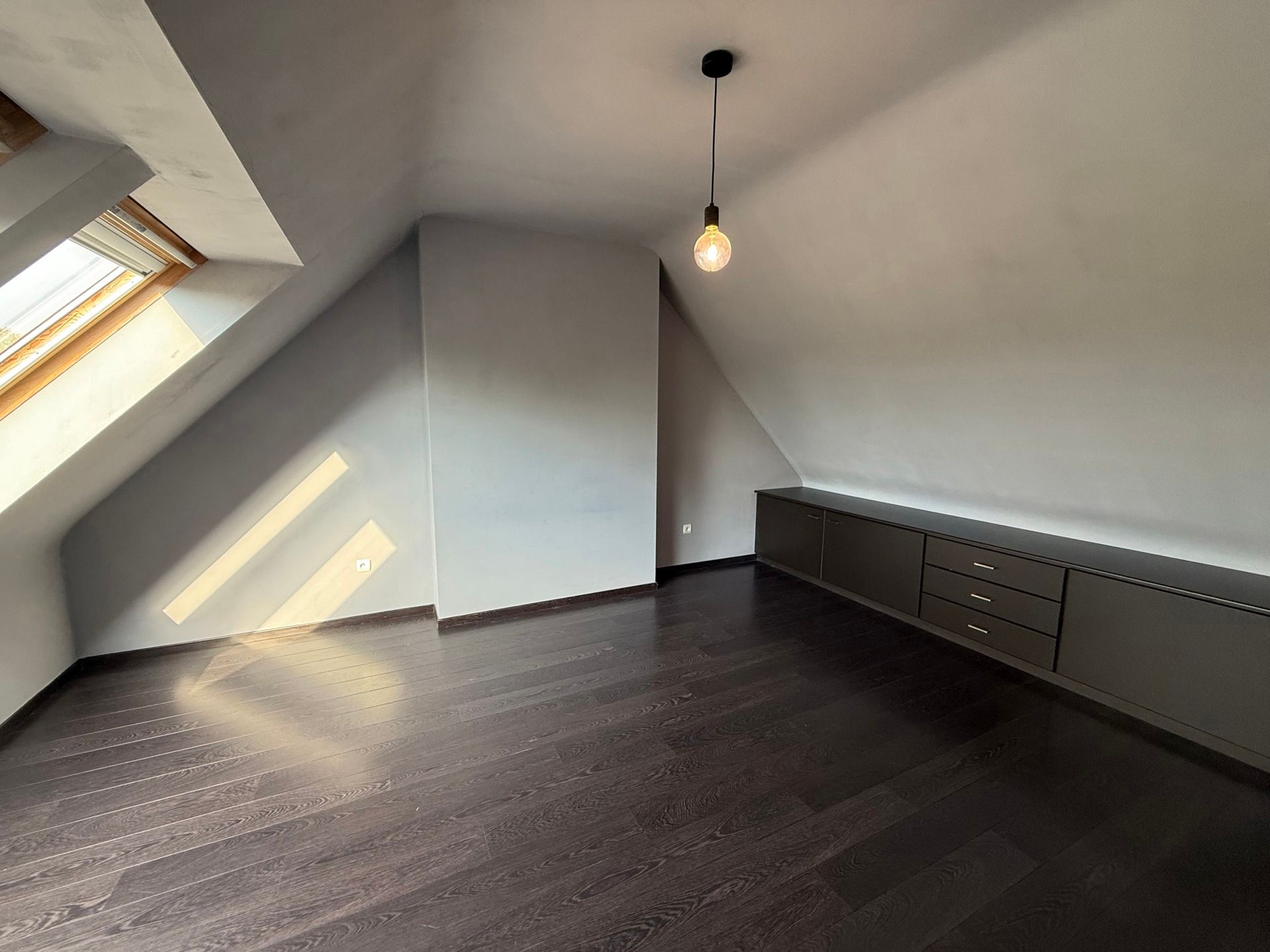 WICHELEN - Ruim duplexappartement vlakbij het station. foto 12