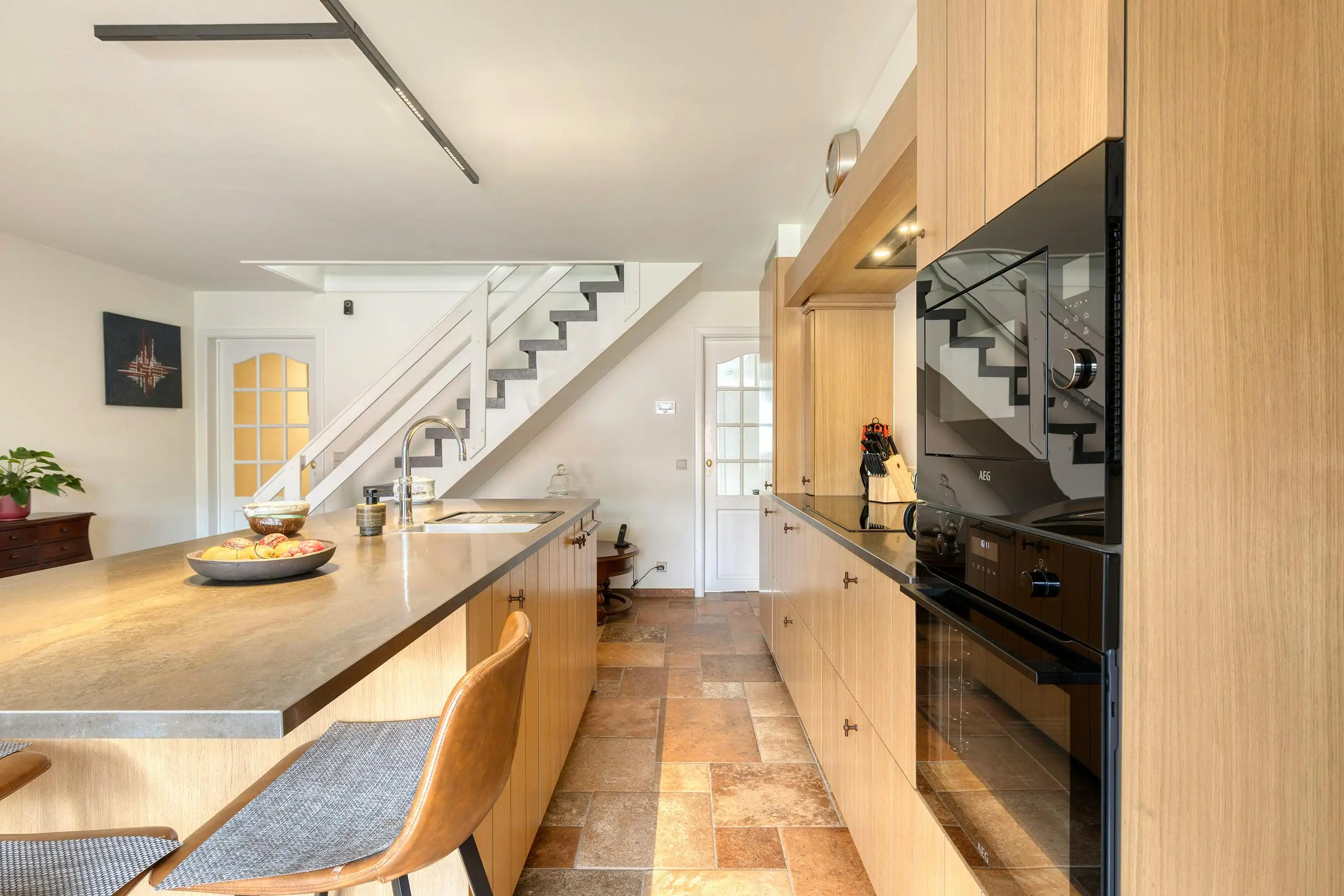 Gerenoveerd huis met 3 slaapkamers en stadstuin te koop foto 4