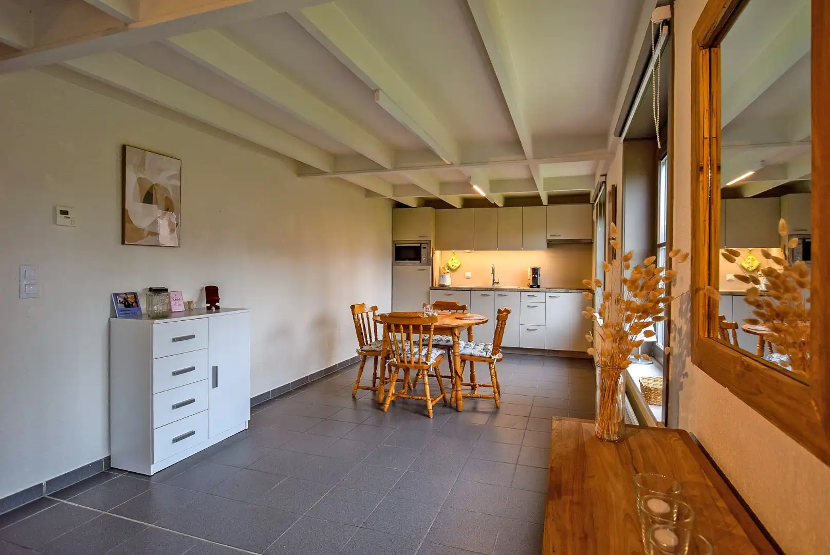 Prachtig onderhouden vakantiewoning (type vissershuis) met 3 slaapkamers en privé-parkeerplaats te Oostduinkerke.  foto 7