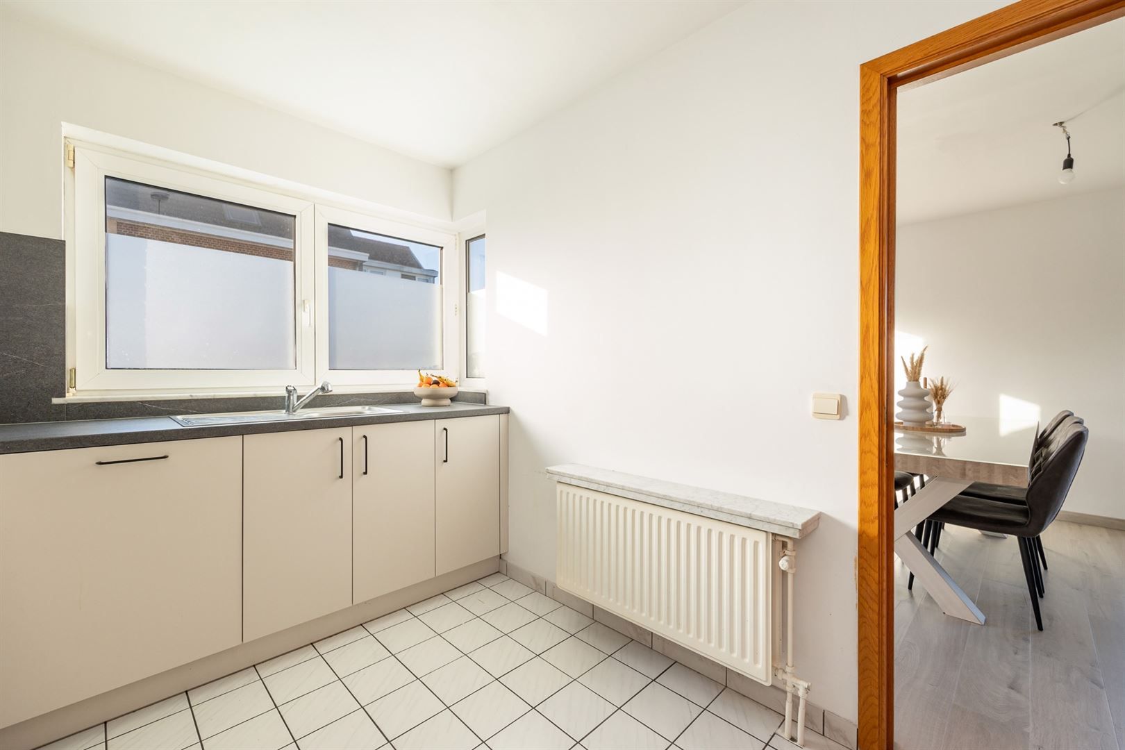 Goed gelegen appartement. Instapklaar! foto 7