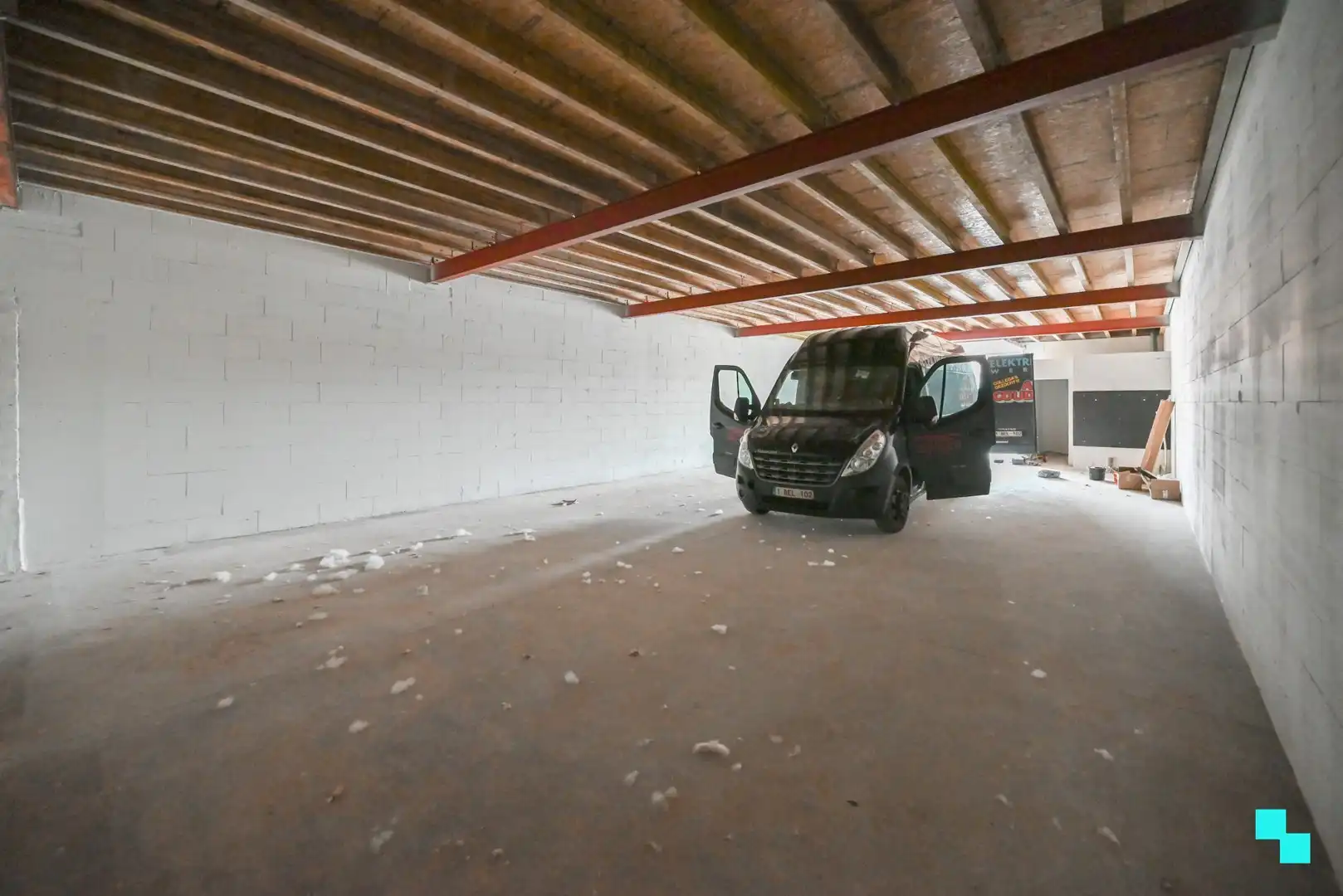 Nieuwbouwloods van ca. 166 m² in Izegem foto 3