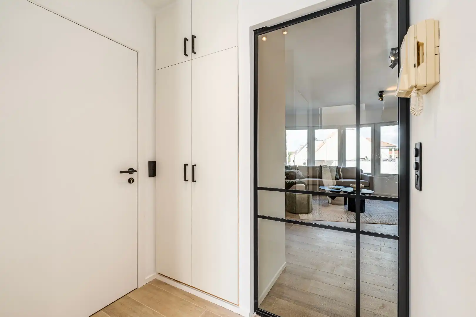 Prachtig en volledig gerenoveerd 2-slaapkamer appartement foto 9