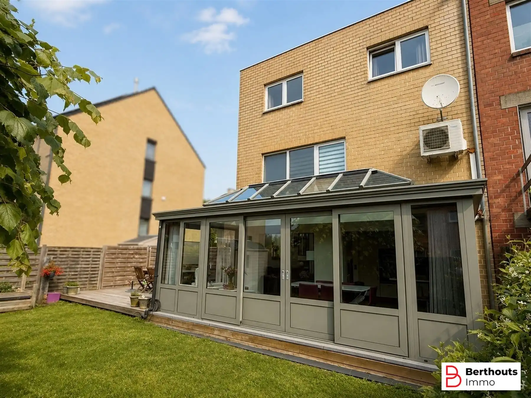 ENERGIEZUINIG 3-GEVEL MET ZUID GELEGEN TUIN foto 2