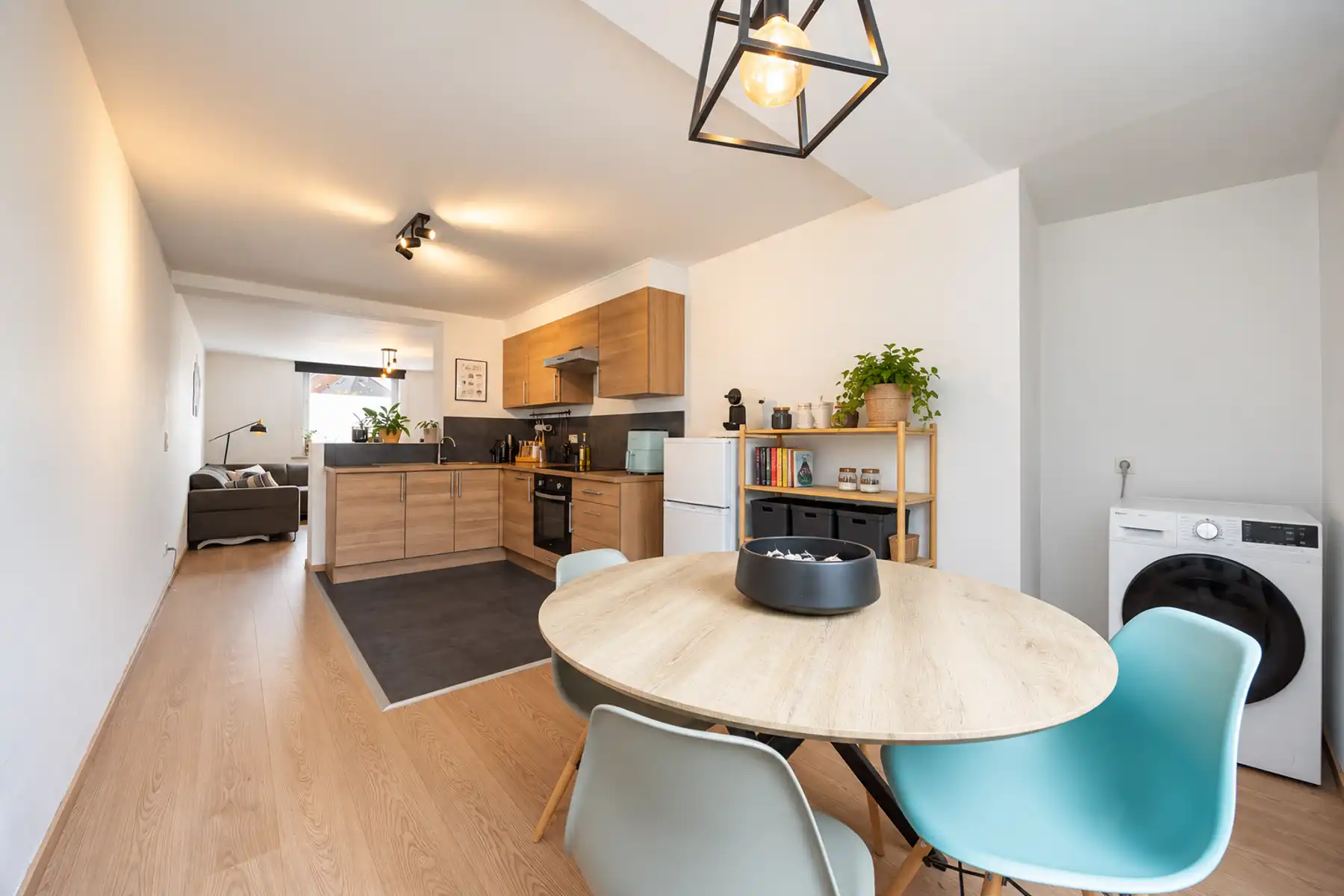 Instapklaar appartement met stadskoer in Aalst  foto 3