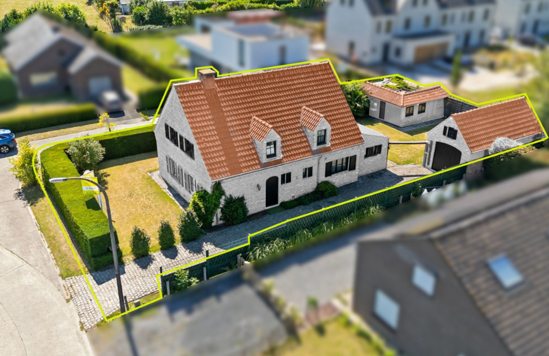 Ruime gezinswoning met 4 slaapkamers, 2 badkamers en tuin foto 3