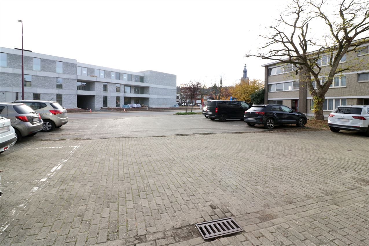 Centraal gelegen app met 2 slpk.en garagebox foto 27