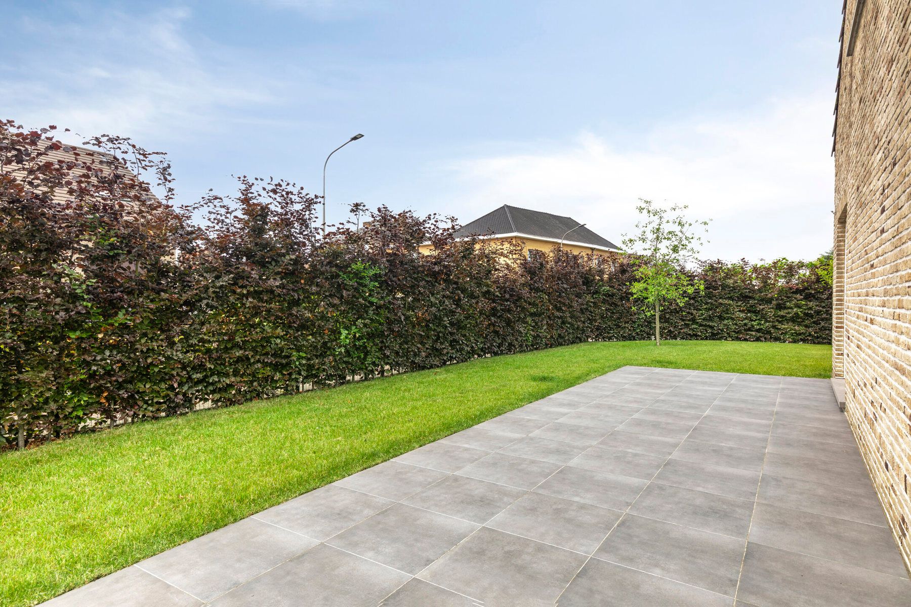 Perfect onderhouden villa met 4 slaapkamers, garage en tuin foto 24