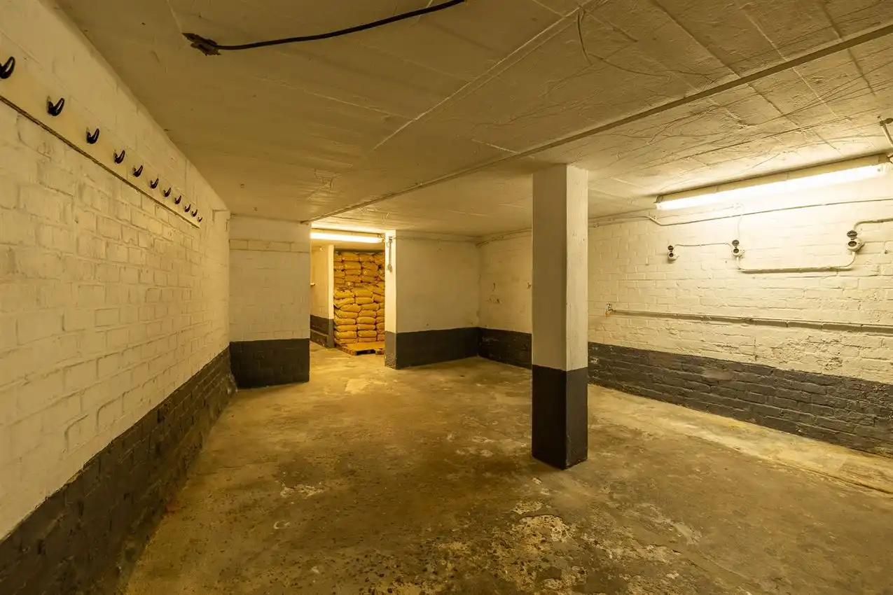 Op te frissen rijwoning, ideaal voor starters foto 30