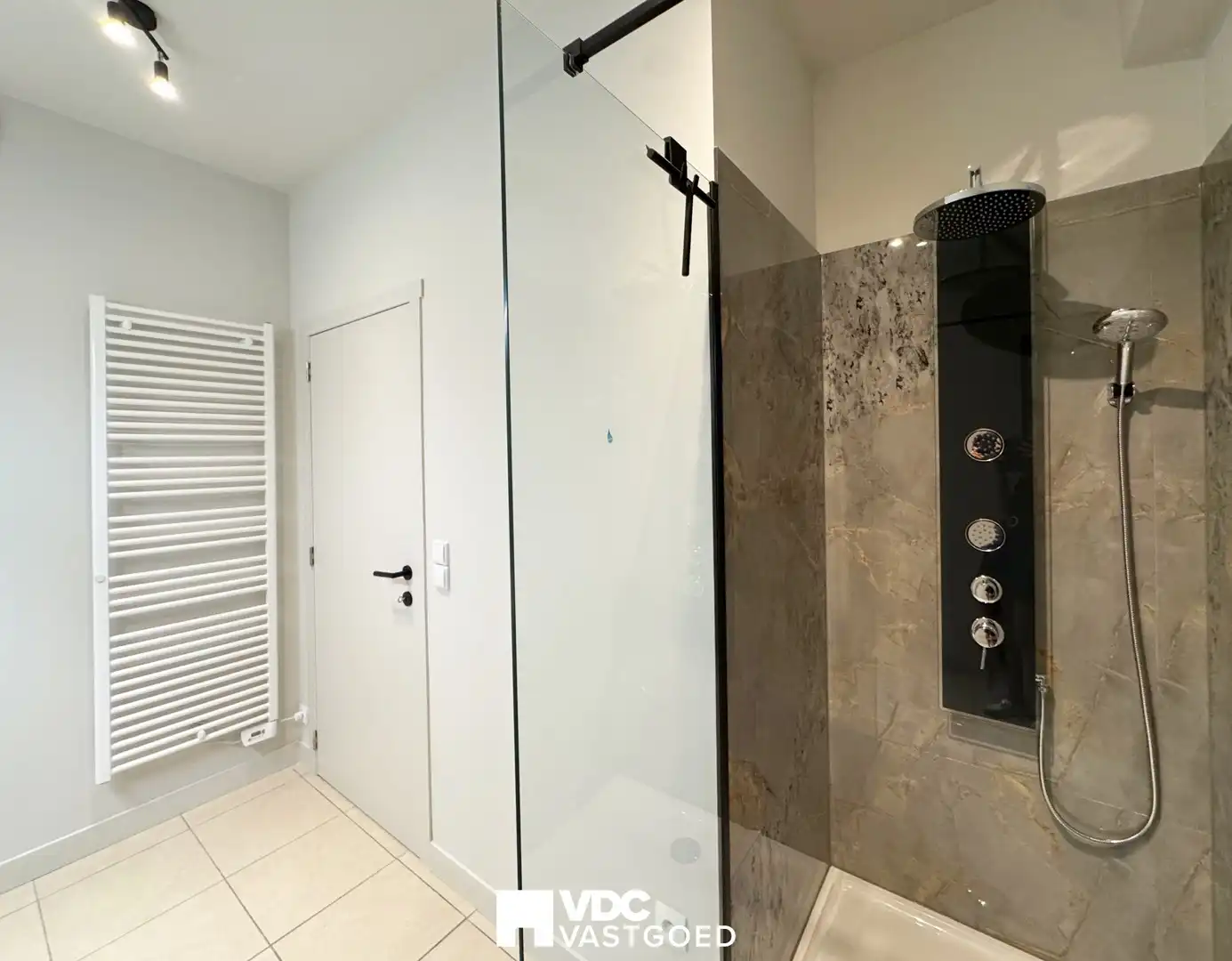 Prachtig gelijkvloers appartement in het centrum van Tongeren foto 11