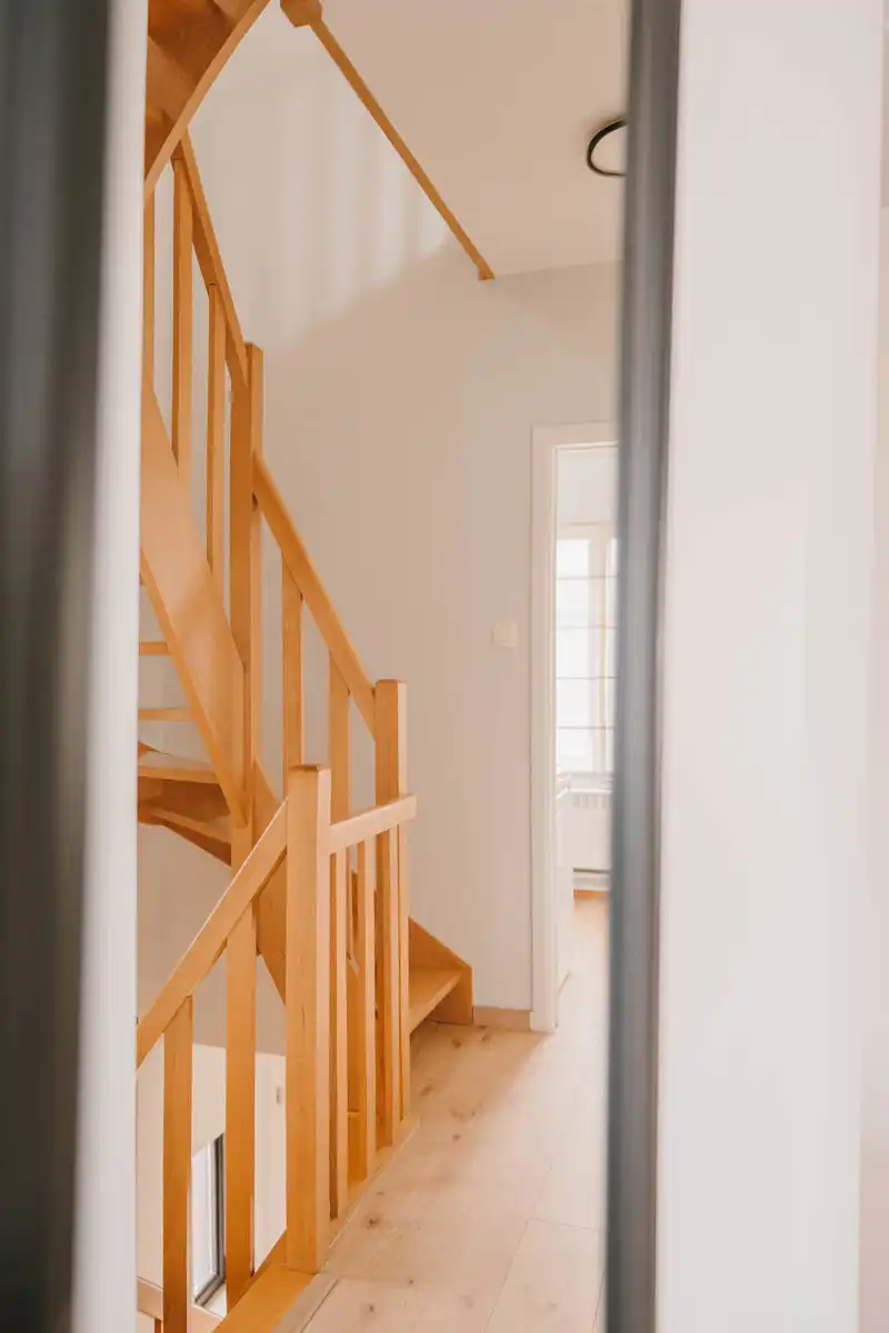 Ruime gezinswoning met 4 slaapkamers en bureau op toplocatie foto 19