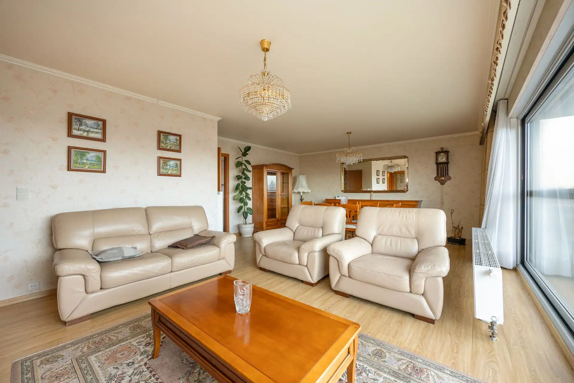 Twee slaapkamer appartement met inpandse autostaanplaats foto 4