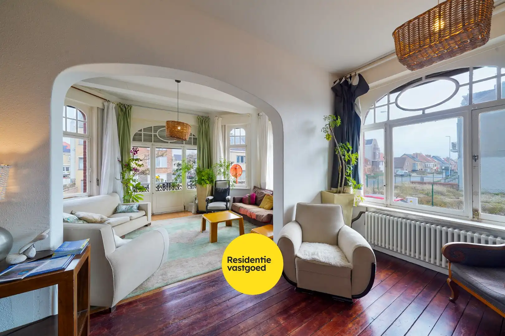 Unieke en karaktervolle hoekwoning te Raversijde foto {{pictureIndex}}