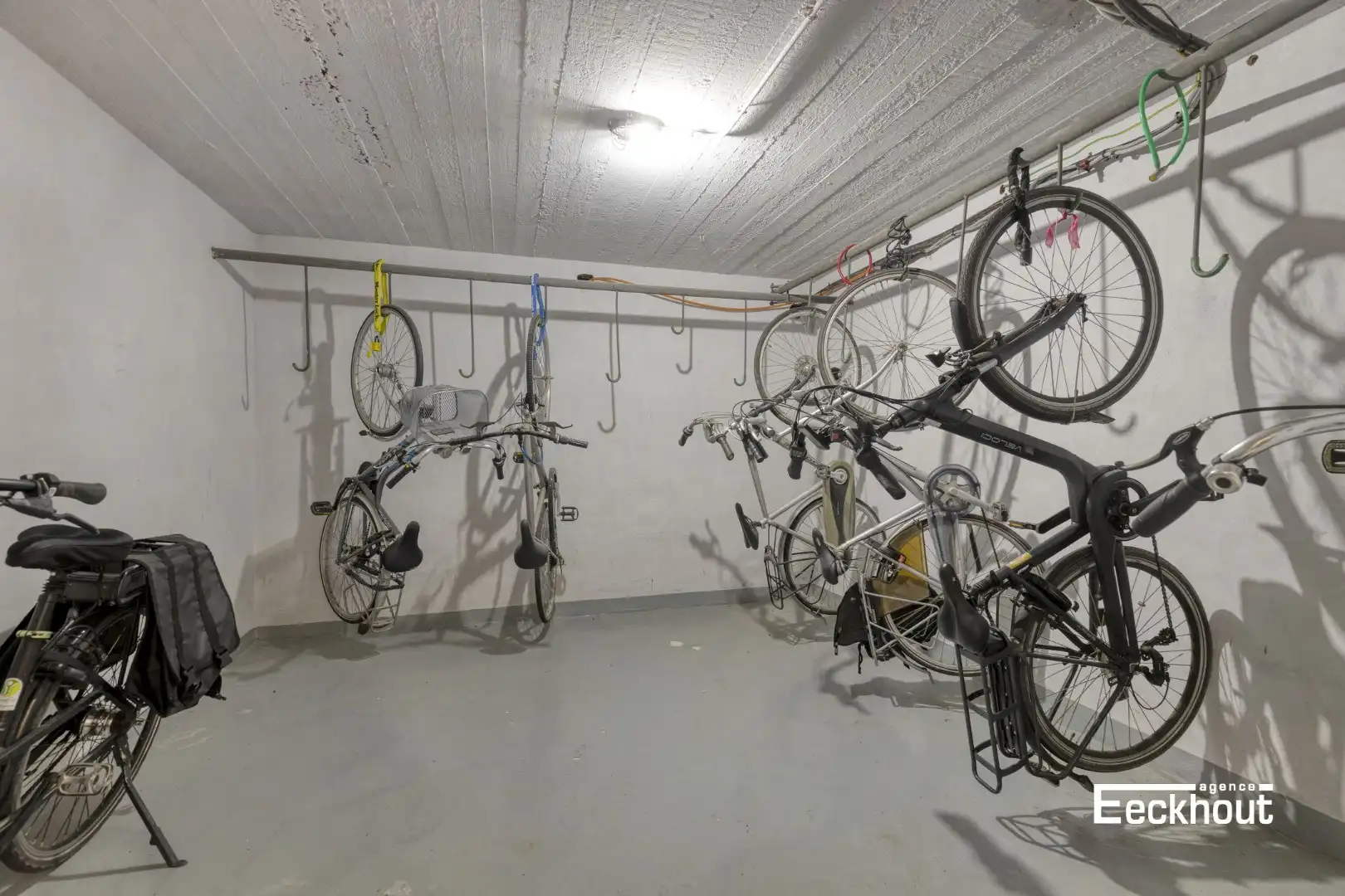 Ruim instapklaar appartement met 3 slaapkamers in centrum Oostende, met fietsenberging en dicht bij strand!  foto 14