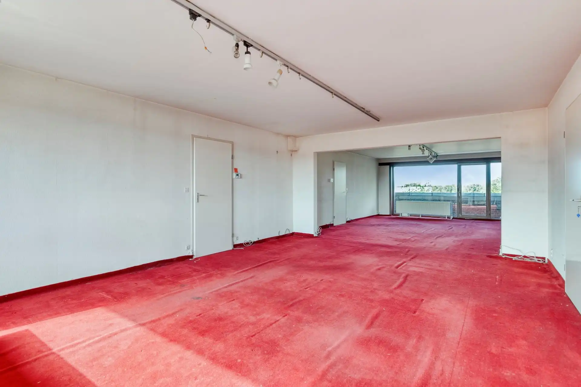 Twee appartementen, 2 garages, 2 privé-kelders inbegrepen. foto 9