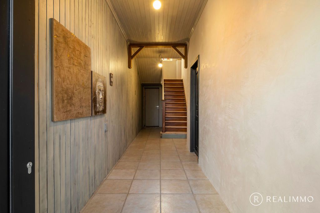 Stijlvol gerenoveerde woning met 3 slaapkamers in Sint-Denijs foto 10