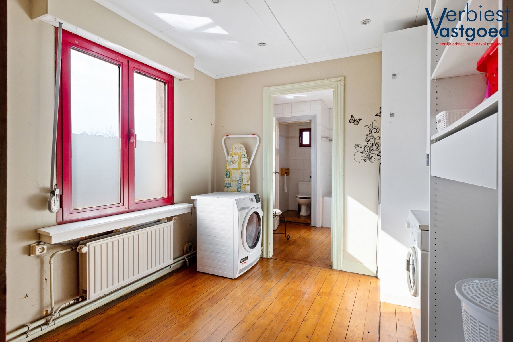 Charmante en Instapklare Woning met Unieke Tuin in Ekeren. foto 17