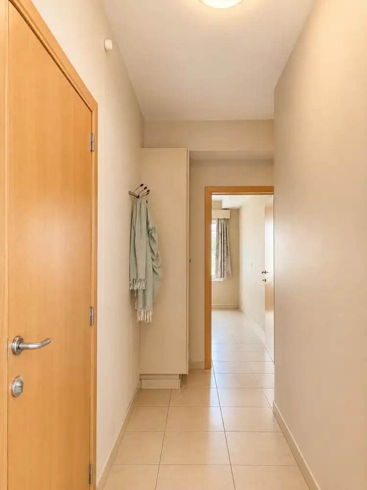 Instapklaar en energiezuinig ruim twee slaapkamer appartement in het centrum van Eke foto 6