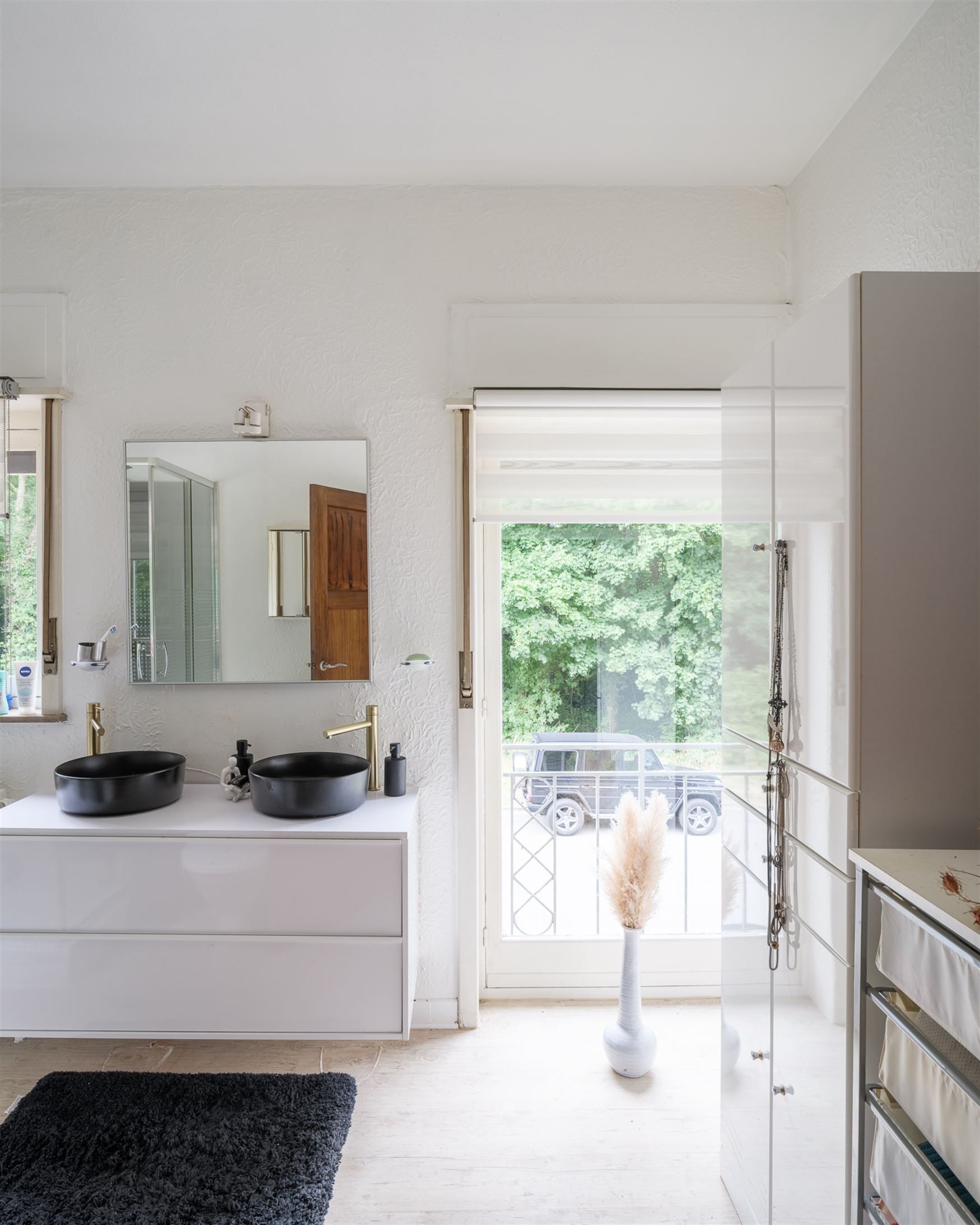 Ruime woning met karkater en zonnige tuin foto 15