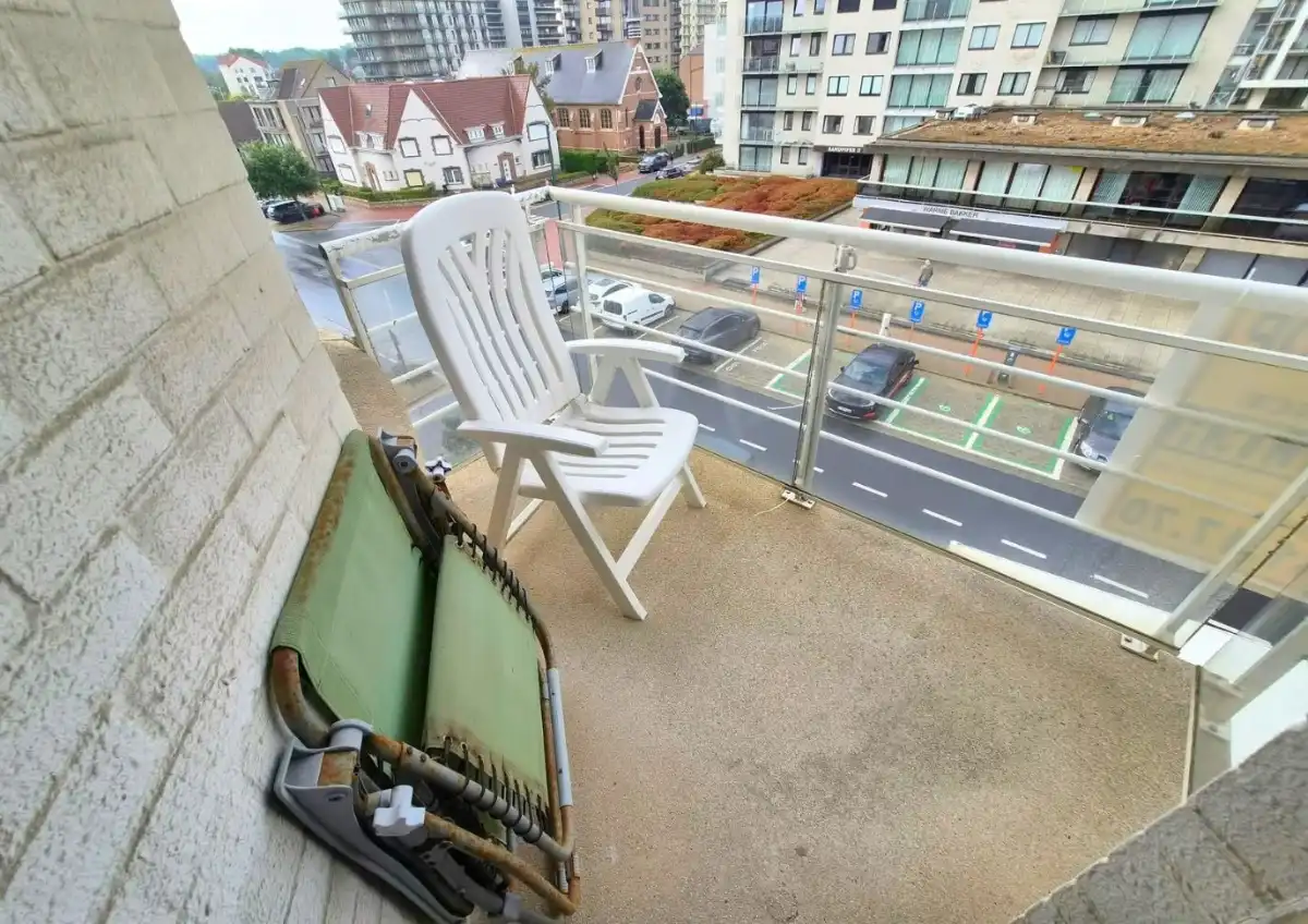 HOEKAPPARTEMENT MET ZIJDELINGS ZEEZICHT TE KOOP TE DE PANNE foto 16
