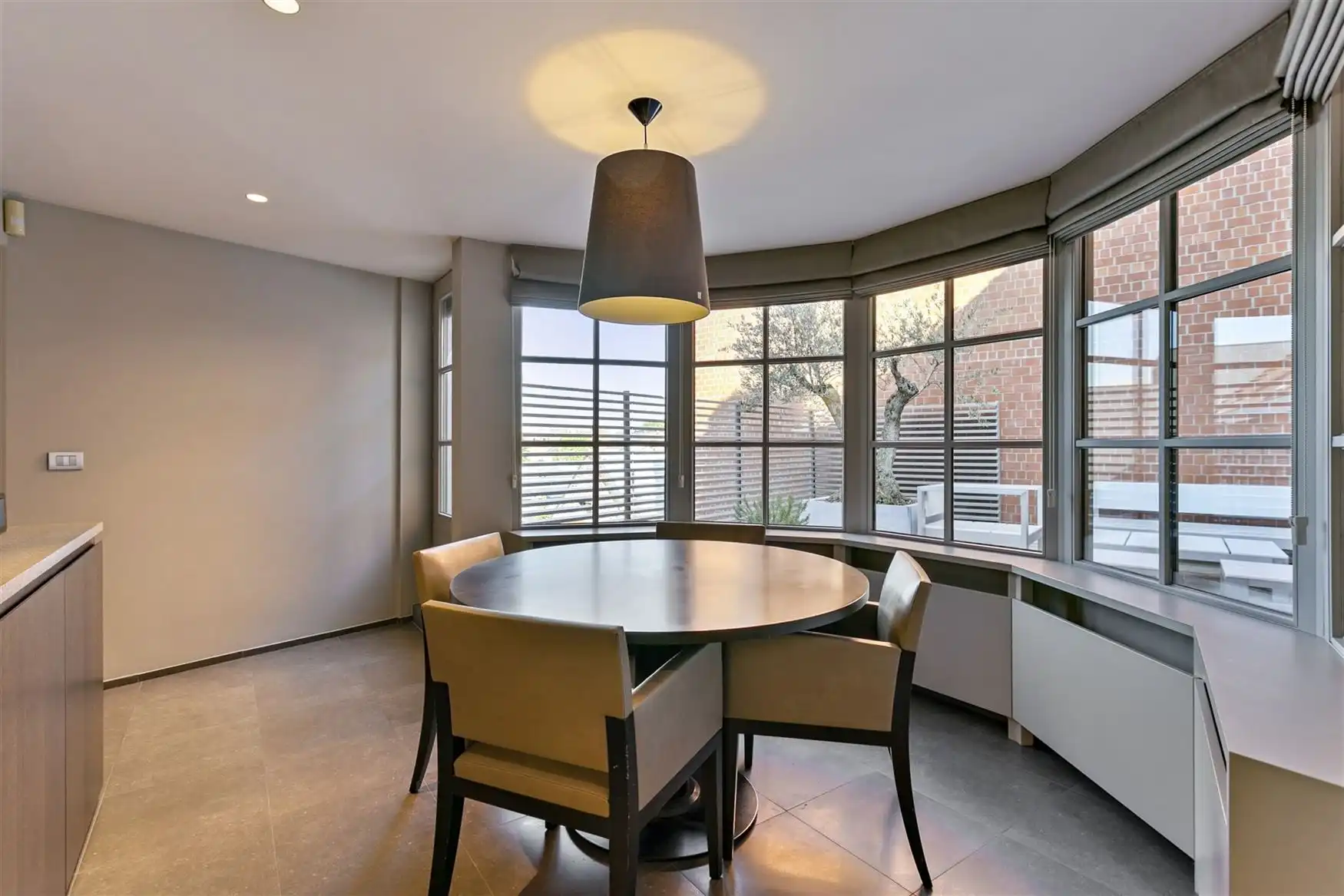 Zeer ruim bemeubeld duplexappartement foto 9