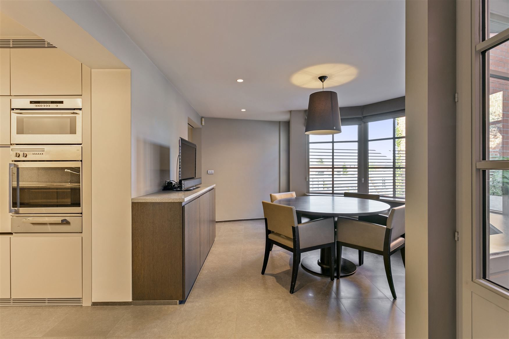 Zeer ruim bemeubeld duplexappartement foto 9