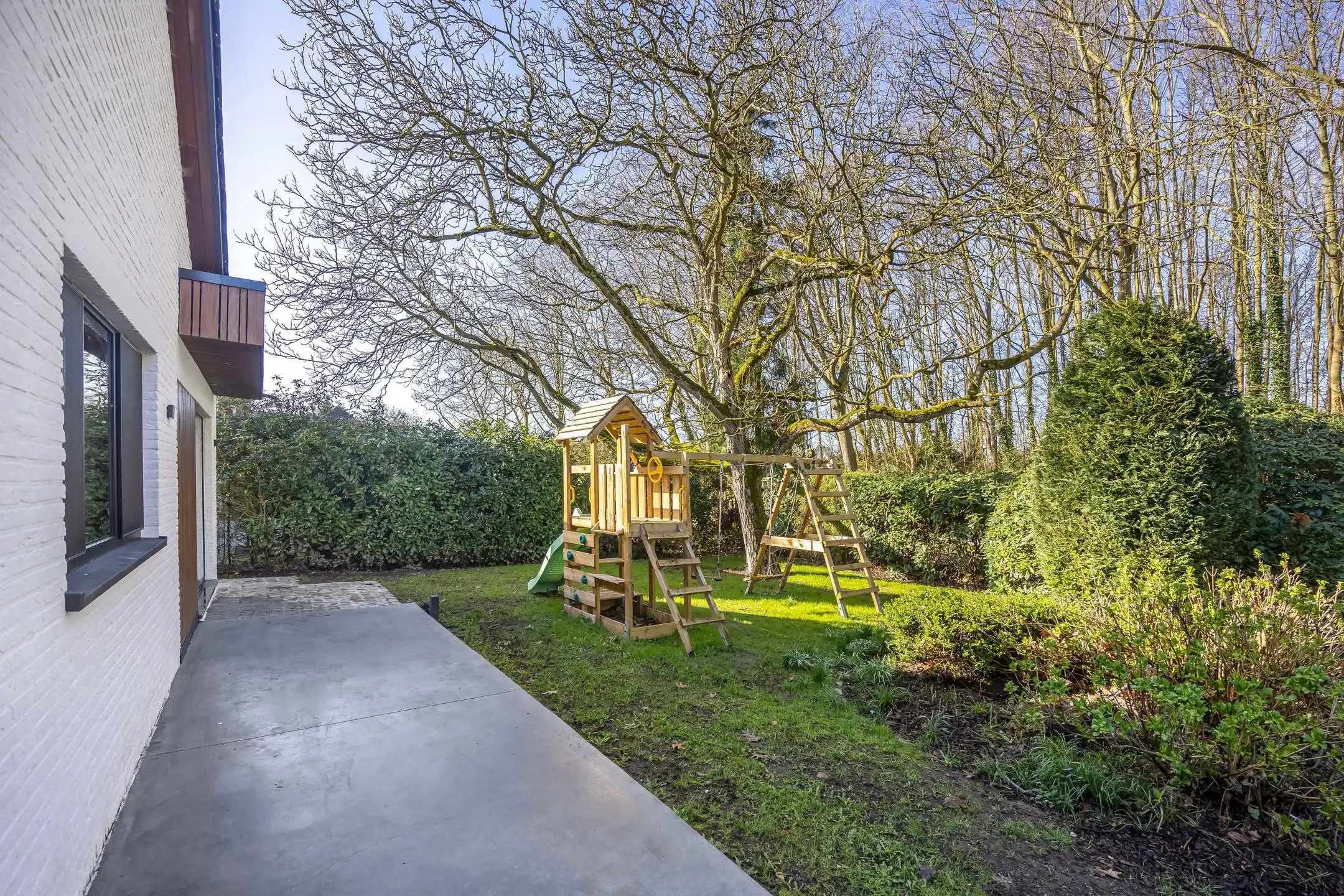 Een designparel in het groen met prachtige buiten bar foto 39