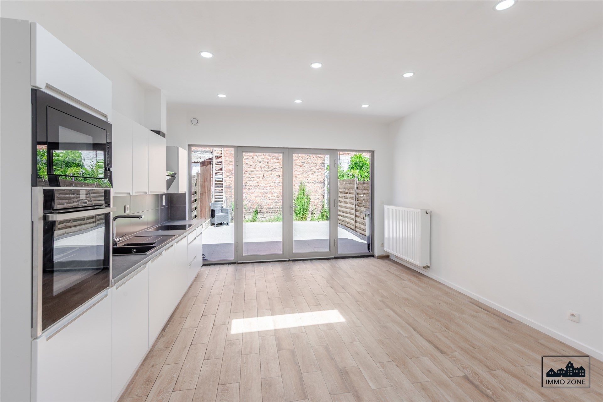 Gerenoveerde woning met 3 slaapkamers in Sint-Niklaas foto {{pictureIndex}}