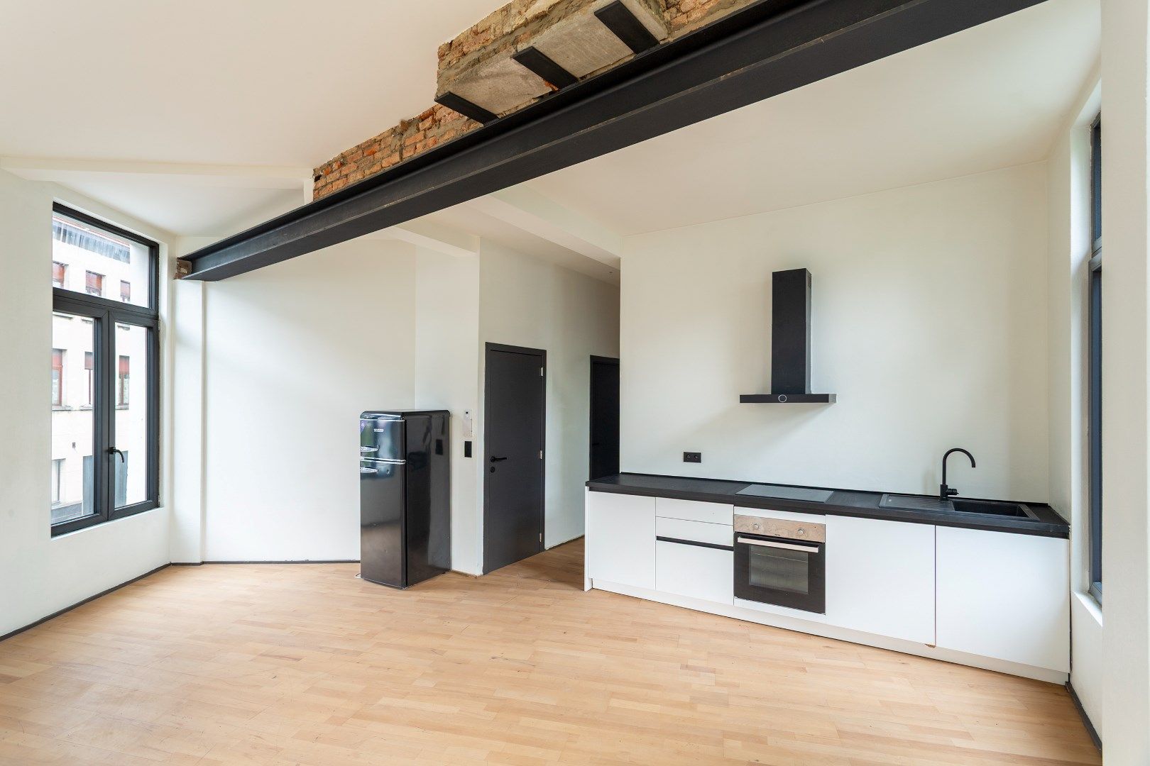 Kleinschalig renovatieproject op een zuchtje van Park Spoor Noord foto {{pictureIndex}}