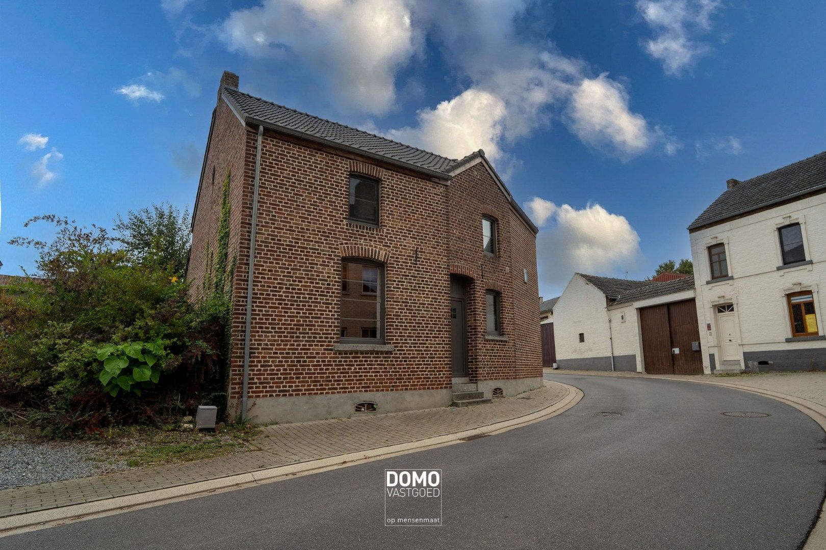 RUIME, INSTAPKLARE EN GERENOVEERDE WONING MET KANTOORGEBOUW INCLUSIEF PARKEERGELEGENHEID, TUIN EN ZWEMBAD TE MIELEN BOVEN AALST (GINGELOM) foto 36