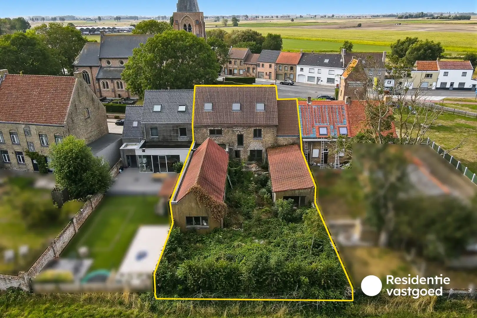 Ruime woning met uitzonderlijk veel mogelijkheden en prachtig zicht vanuit de tuin foto 2