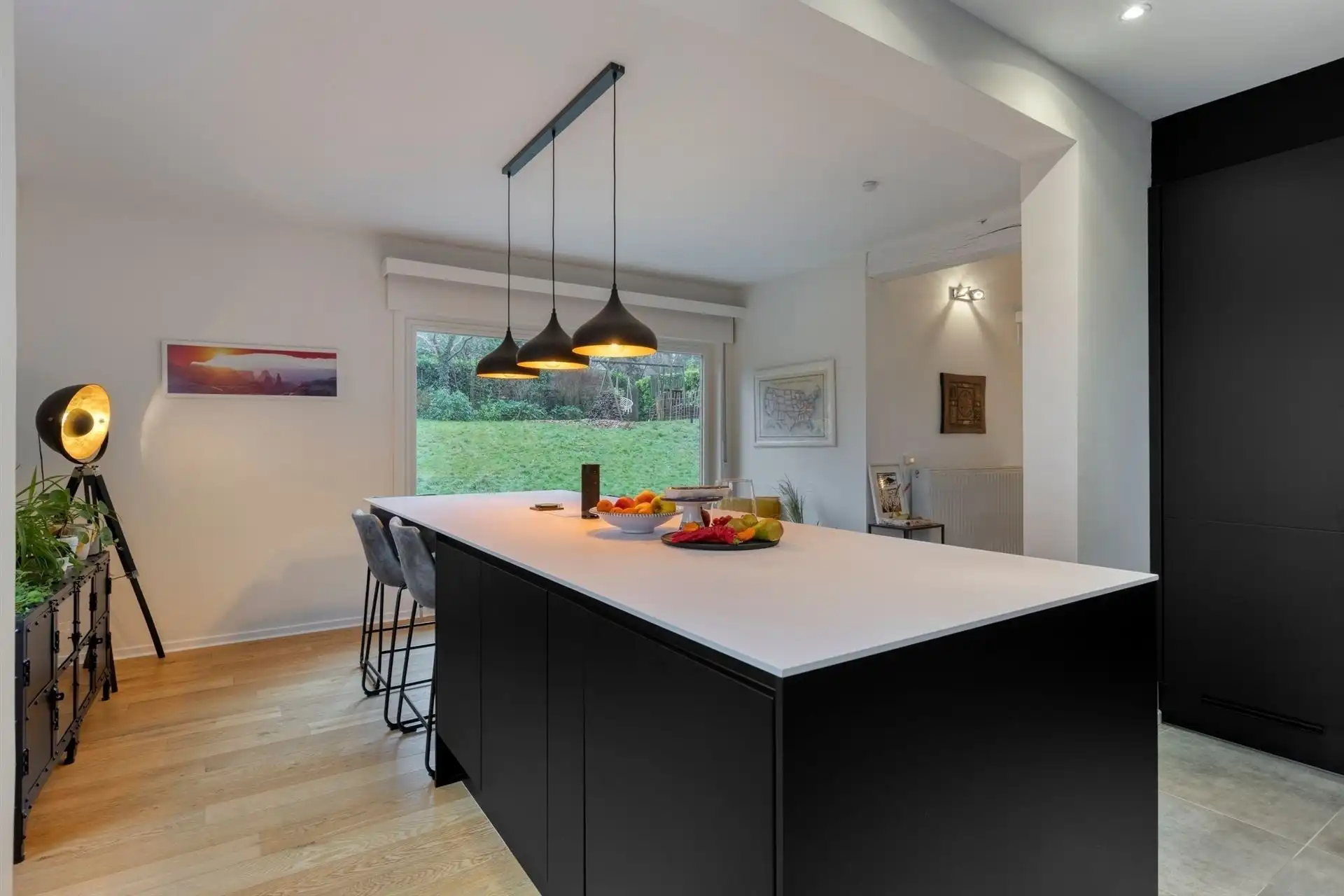 Volledig gerenoveerde hedendaagse villa ±487 m² in de Marnix wijk foto 13
