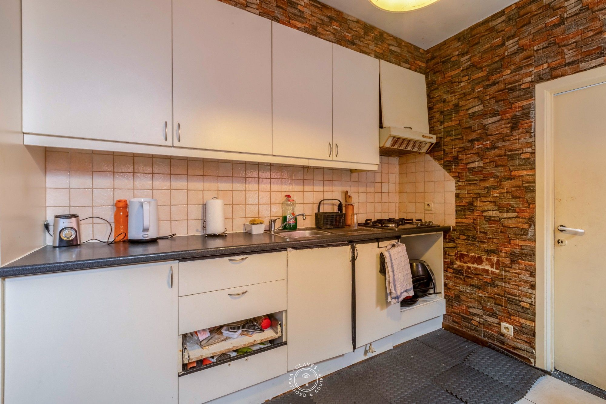 Woning op gunstige ligging nabij winkels en invalswegen foto 6