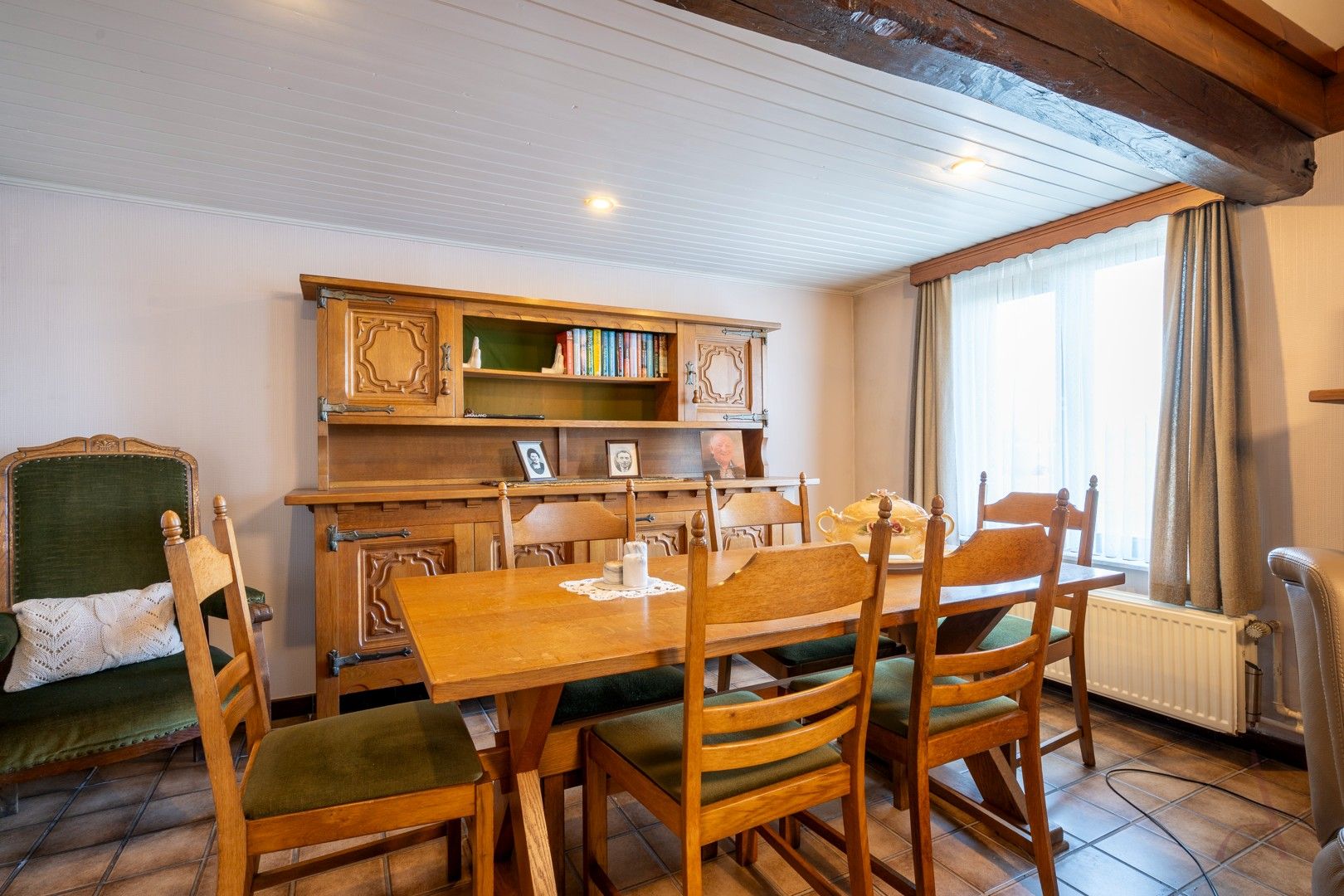 Karaktervolle langegevelhoeve met potentieel op 2.103 m², omgeven door weilanden en rust foto 5