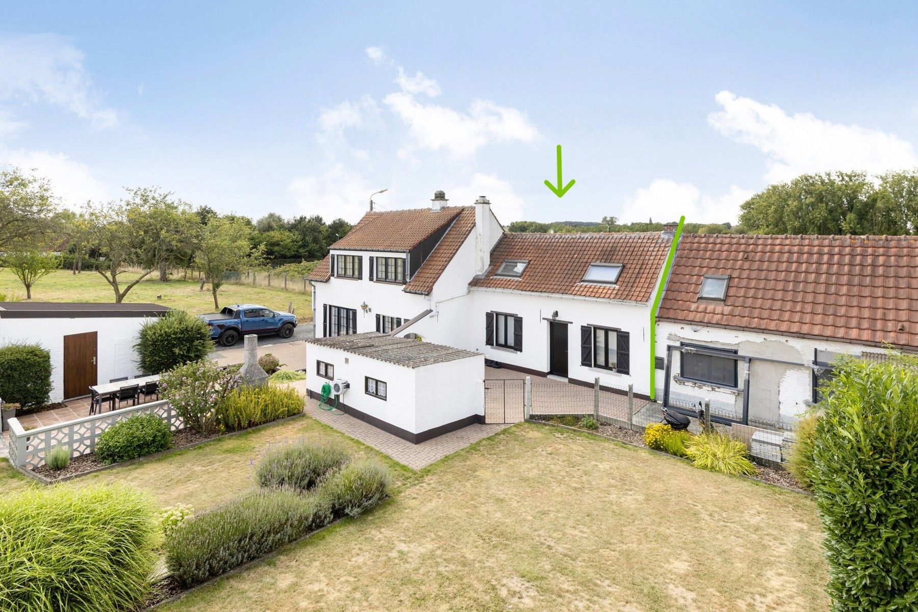 Woning omgeven door weilanden met 5 slaapkamers foto 2