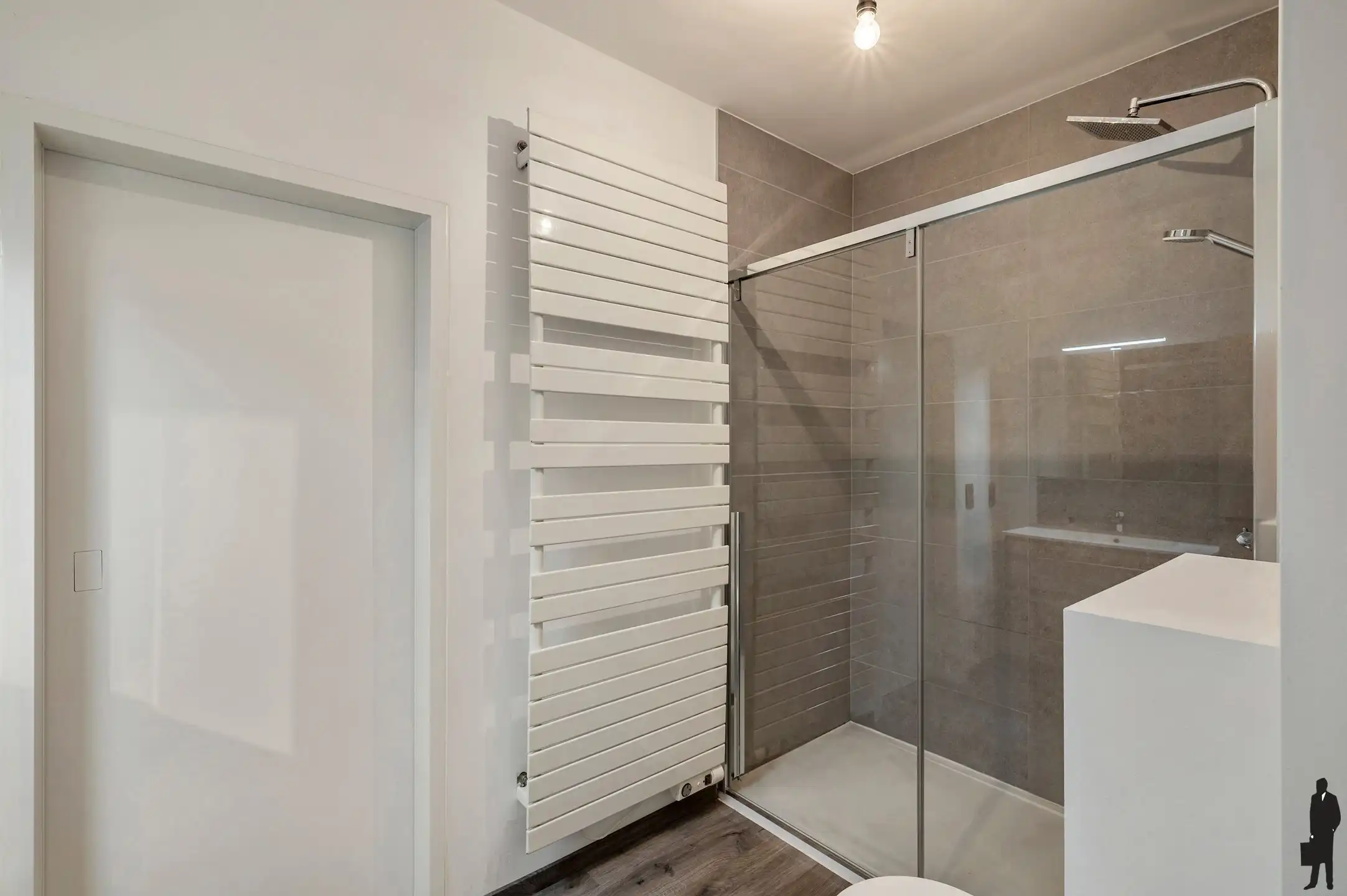 Instapklare open bebouwing met inpandige garage en zonnige tuin op 692 m². foto 12