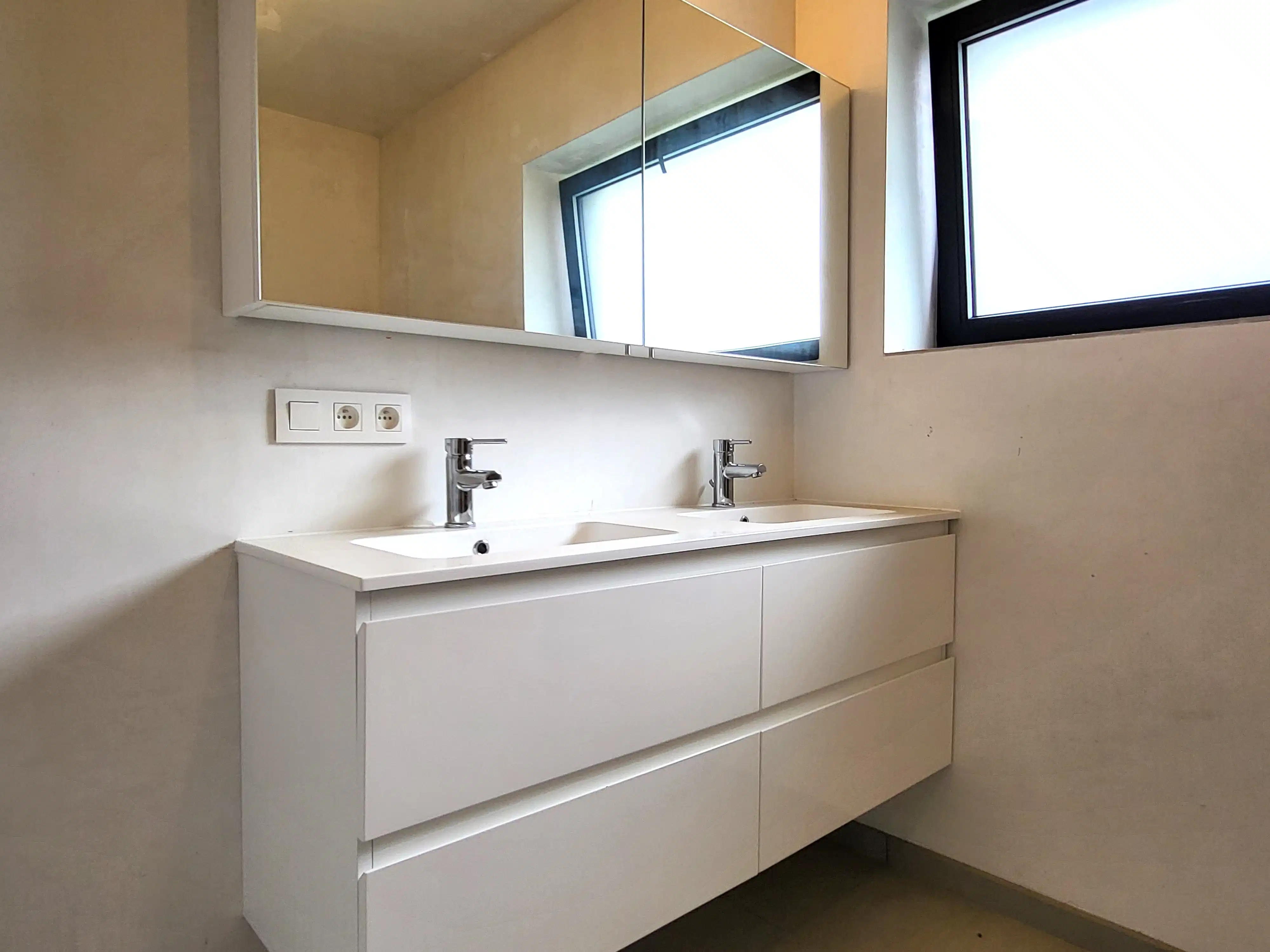 Volledig gerenoveerde, energiezuinige bungalow op 556m² met prachtig aangelegde tuin. Topper! foto 15