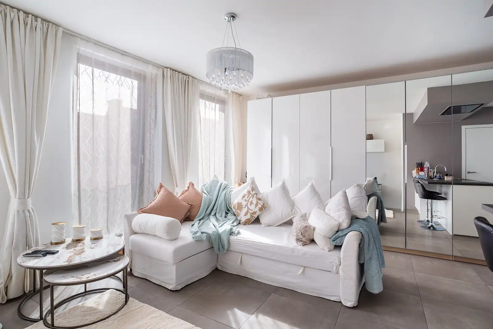 Slim wonen of zorgeloos investeren – stijlvolle nieuwbouwstudio met terras in Boechout foto 9