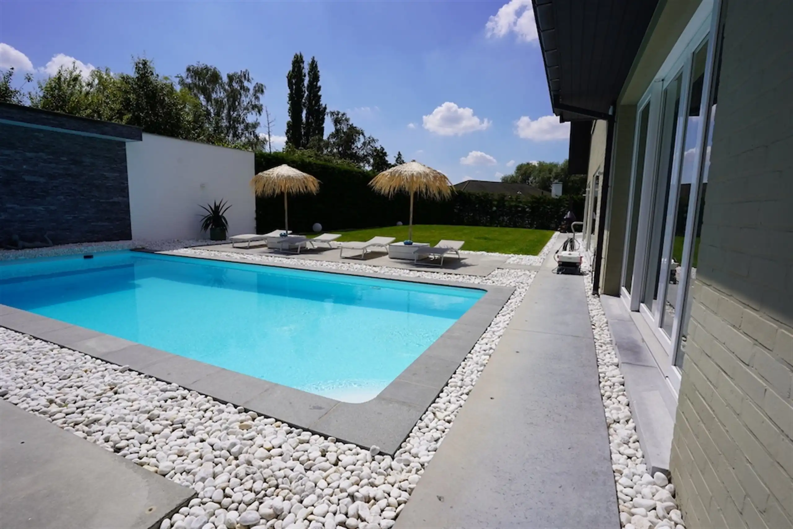 Grote gezinseigendom met 5 SLPK - BUREEL - ZWEMBAD! foto 8