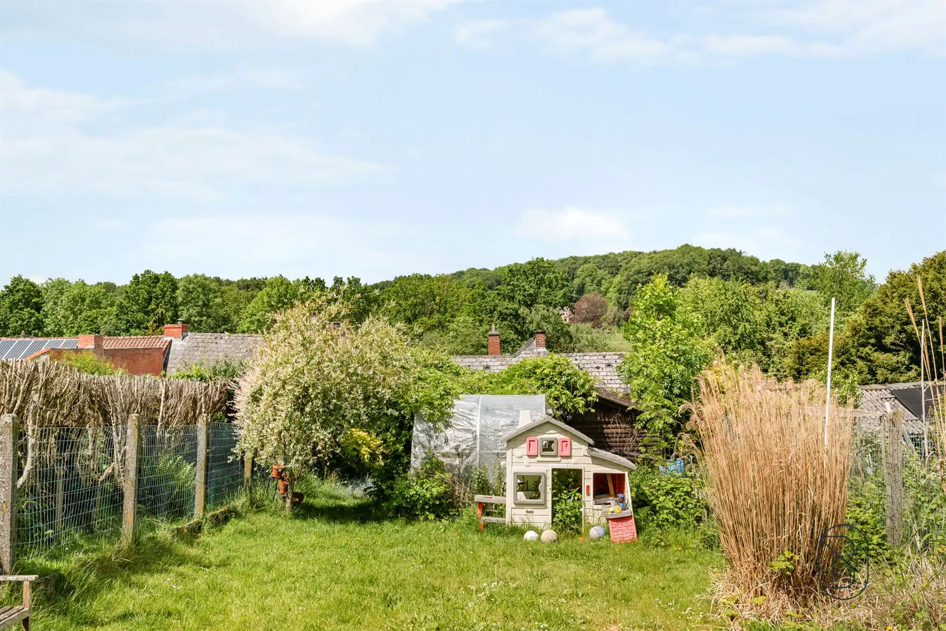Bel-etagewoning met 3 slpk, garage en tuin in Vloesberg foto 4