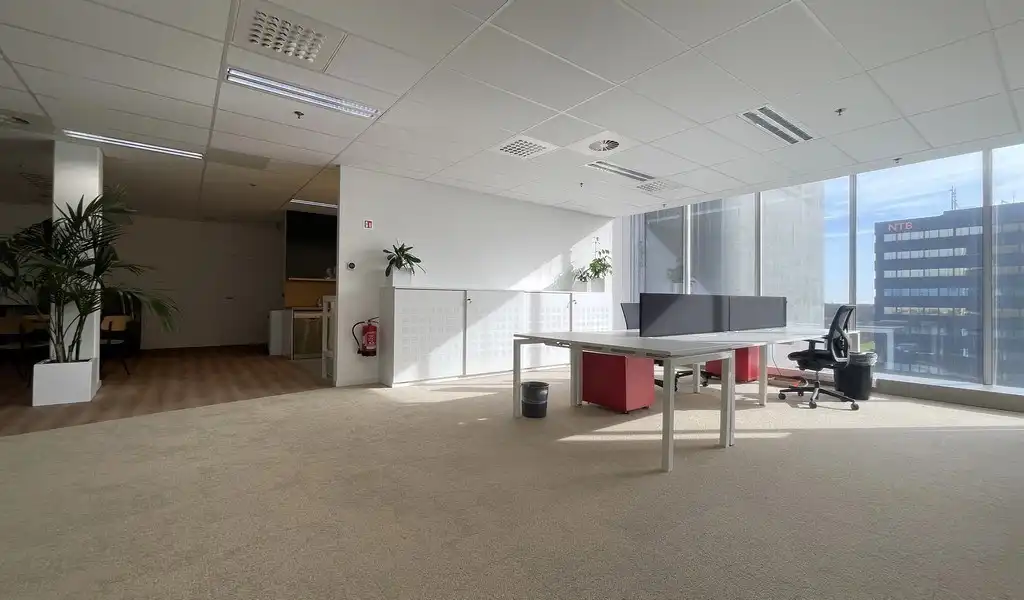 Vernieuwde kantoren te huur in Ahlers Building te Antwerpen foto 12