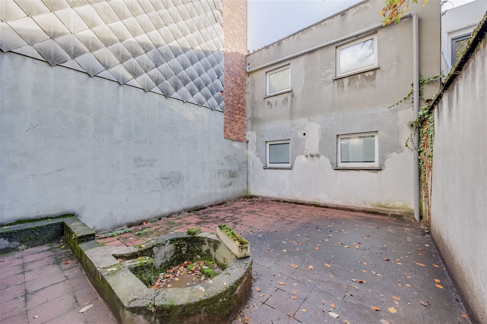 Te renoveren woning met 4 - 5 slk en garage foto 27